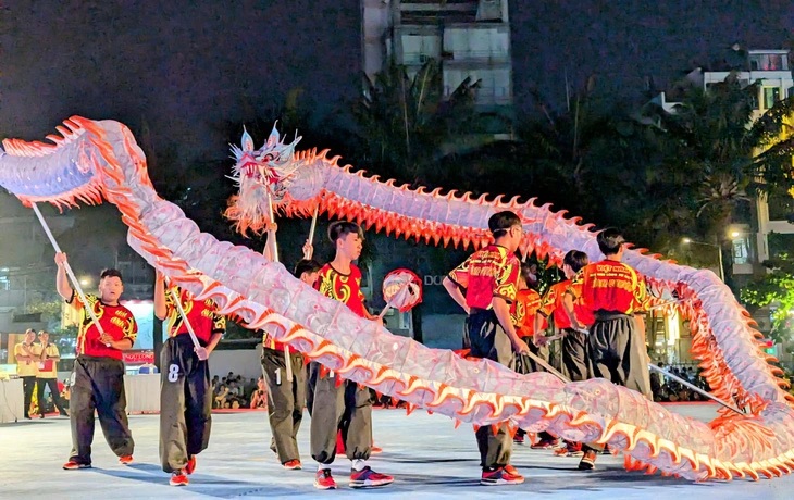 Đoàn lân sư rồng